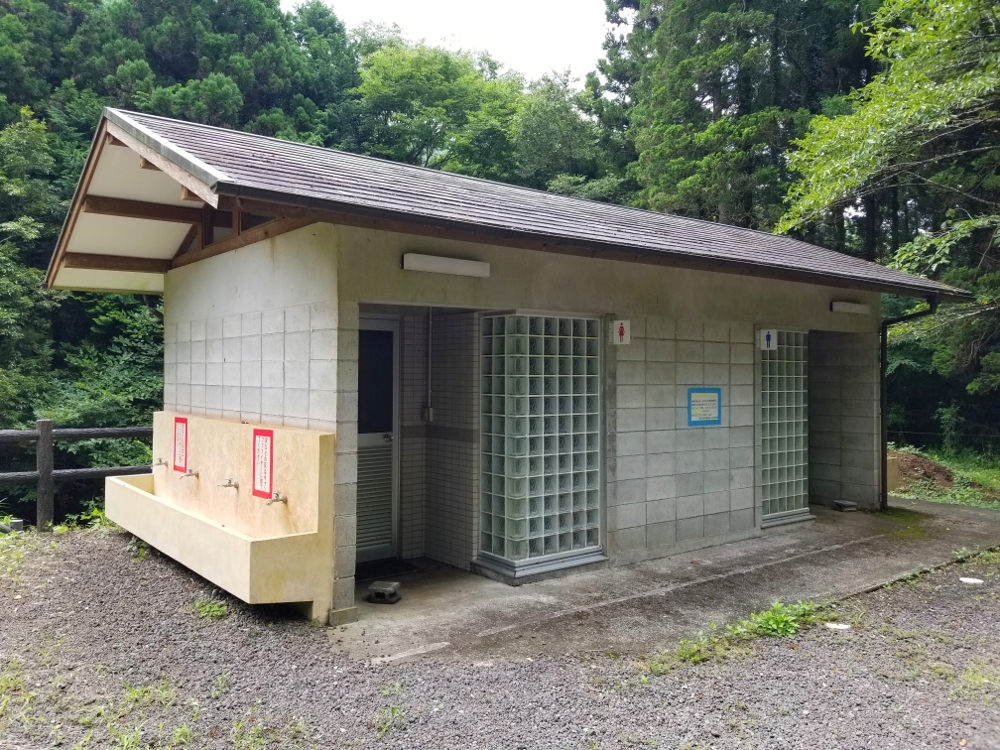 函南町立木立キャンプ場のトイレ