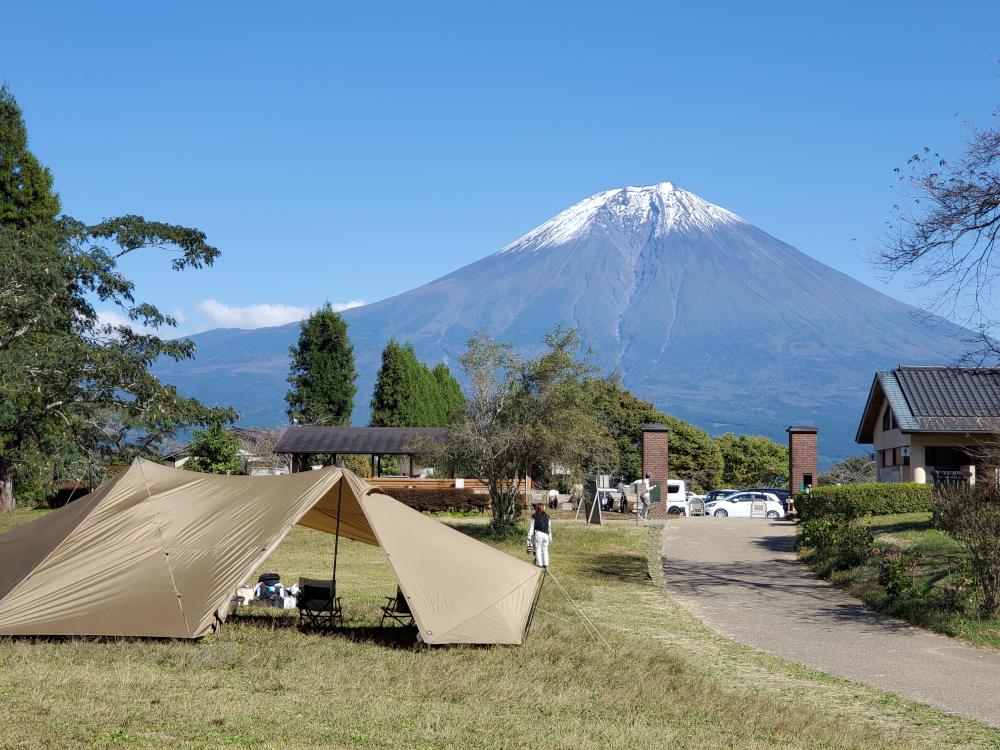 田貫湖キャンプ場で雄大な富士山を眺める