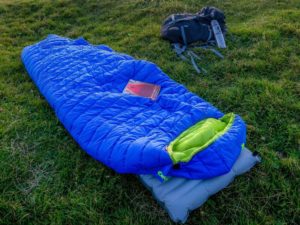 エアーベッドの上には何を敷けばいいの？